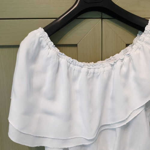BSB Off-Shoulder Top with Smile Neckline like new, size S, white