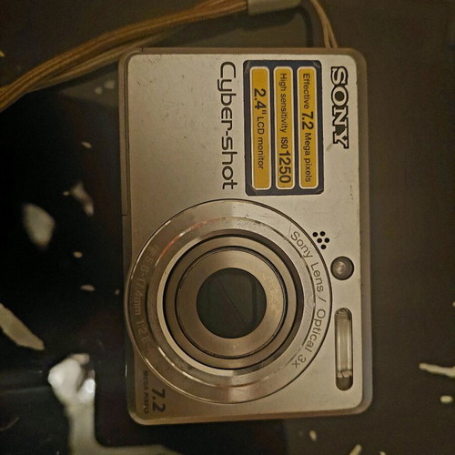 Camera Sony Cybershot μεταχειρισμένη με 3x zoom και λουράκι χεριού