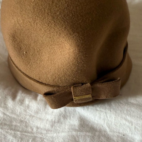 Uterque wool hat like new, size M