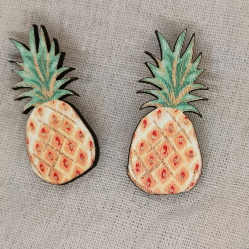 Pineapple earrings like new, wooden with stainless steel clasp