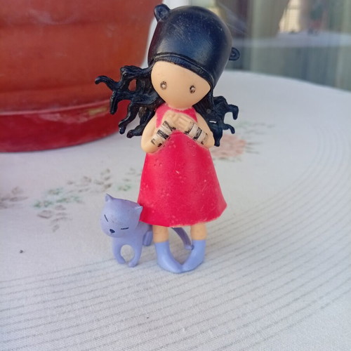 Girl figure with cat