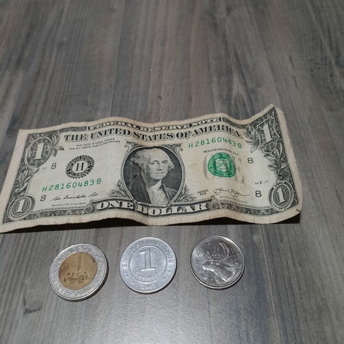 Collectible coin set with one dollar bill, like new