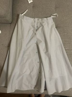 Uniqlo long skirt with pockets, lightweight