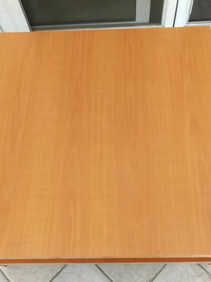 Τραπέζι μεταχειρισμένο με αποθηκευτικό χώρο
