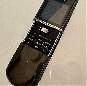 Στο τηλέφωνο Nokia 8800