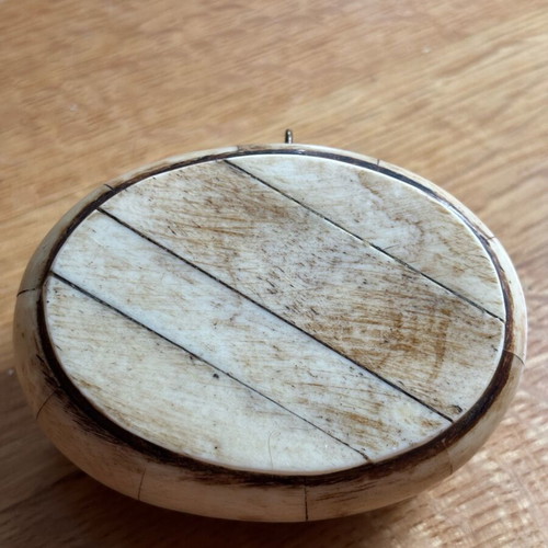 Vintage pillbox made of camel bone like new, handmade 1970