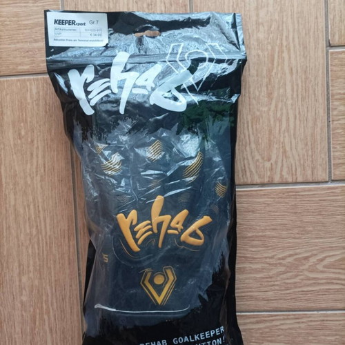 Rehab NC Resist Football Gloves new, size 7