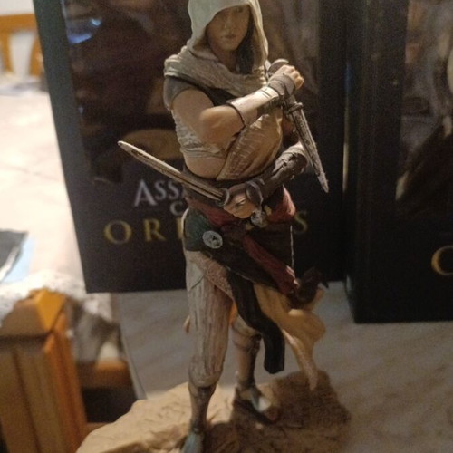 Creed Origins figures pack with Aya and Bayek