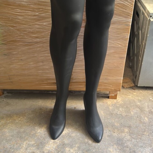 Floor lamp with mannequin-style sculpted legs like new, modern design