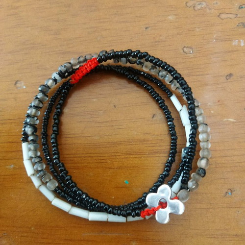 Beaded bracelet handmade, like new condition