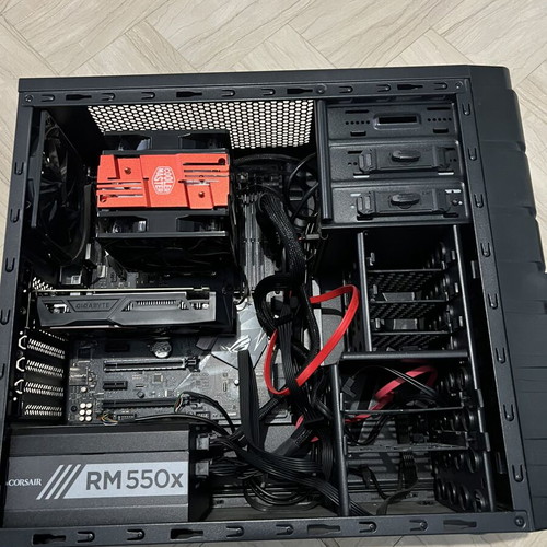 Gaming PC Tower like new with Ryzen 5 1600X and GTX 1050 Ti