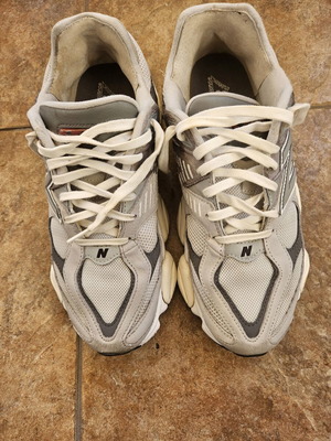 Αθλητικά παπούτσια New Balance 9060, λευκά και γκρι, νούμερο 43