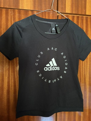 Adidas t-shirt like new, women's XS black with sleeve details