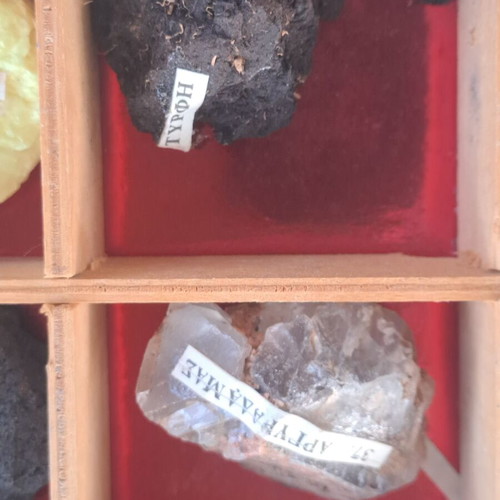 Mineral and rock collection from 60s-70s, like new