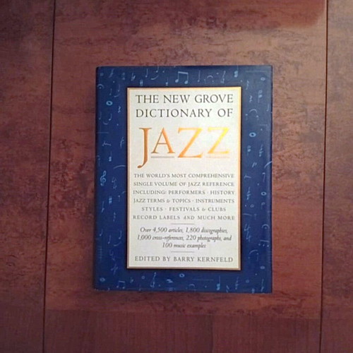 Jazz books used, pack of 2 with Giannoulopoulos guide and New Grove dictionary