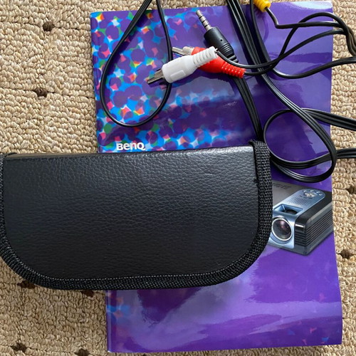 BenQ PB6115 DLP projector with carrying case and screen