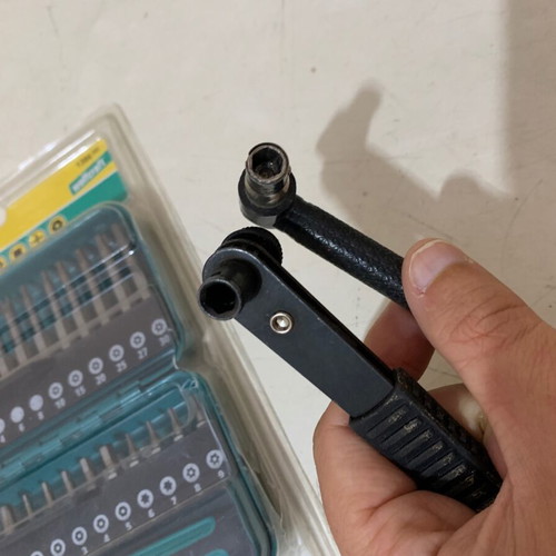 Screwdriver set in metal case with angle handle and ratchet