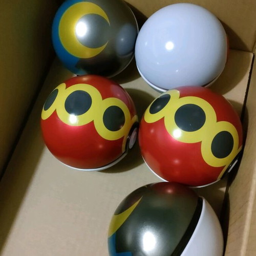 Tin Pokeball new with cards for collection or storage