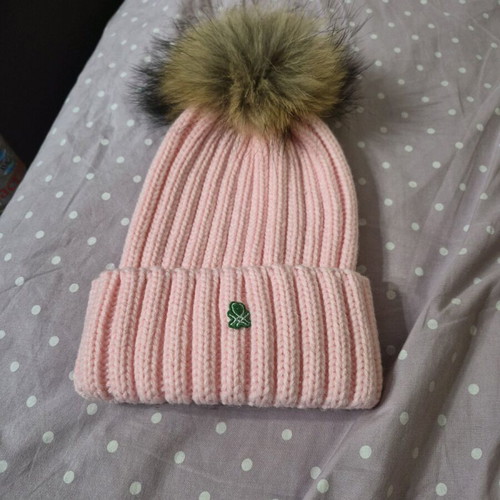 Benetton hat new pink with removable pompom