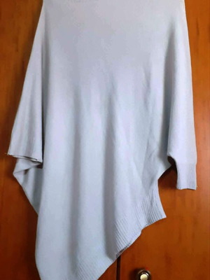 Women's asymmetrical knit poncho like new, beige