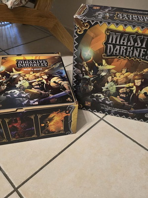 Massive Darkness Base Game like new, 1st edition 2017, 1-6 players co-op
