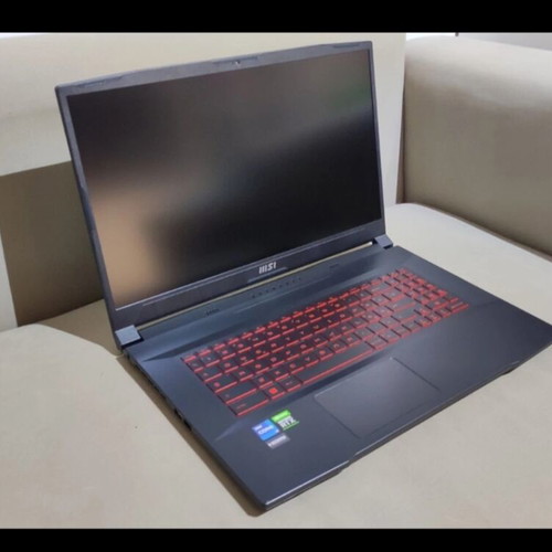 Gaming laptop MSI Katana i7 12th gen 12700H RTX 3050 17.3 144Hz like new
