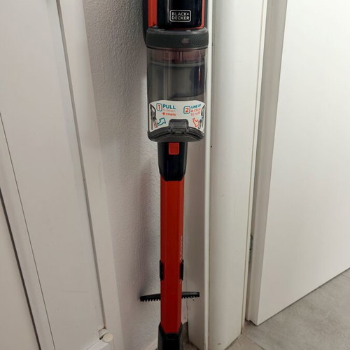 Black & Decker BHFEV182C 2-in-1 Stick & Handheld Rechargeable Vacuum used