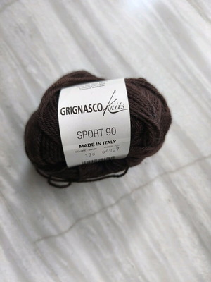 Grignasco Knits yarn in brown color like new
