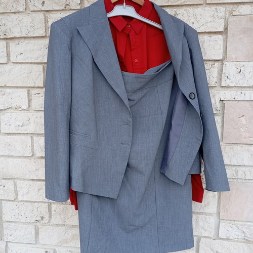 Gray Suit with Red Shirt like new, Greek tailoring