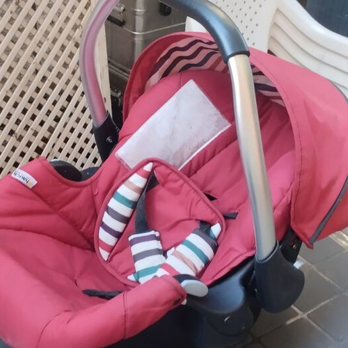 Hauck baby car seat like new