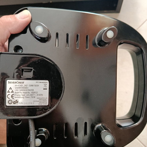 Silver Crest sandwich maker and waffle iron new with removable plates
