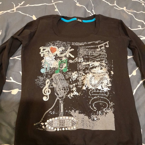 Black women's/teen sweatshirt like new