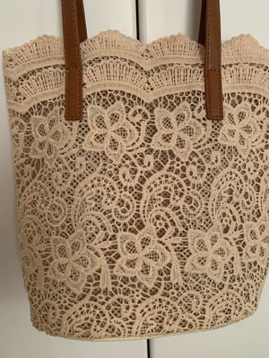 Summer lace shoulder bag beige with brown handles like new
