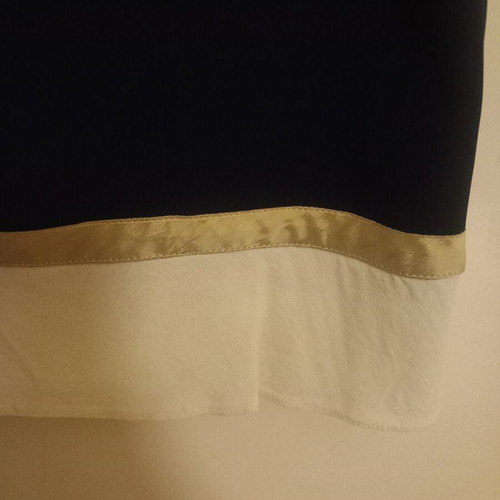 Sleeveless top like new with elegant details, size M