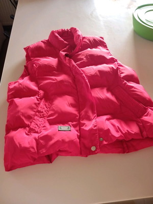 Women's sleeveless jacket like new, red, waist-length