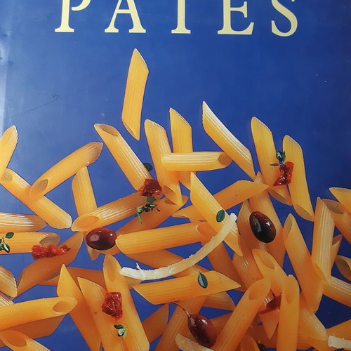 Le grand livre des pates book like new, French