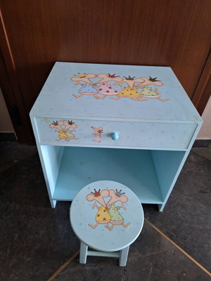 Σετ ξύλινο κομοδίνο και σκαμπό μεταχειρισμένο με 1 συρτάρι