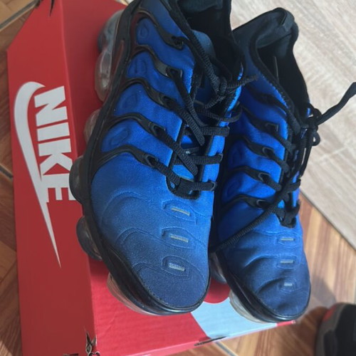 Nike Vapor Max Plus sneakers size 41 like new black and blue