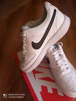 Nike αθλητικά παπούτσια 38 σαν καινούργια, άσπρα