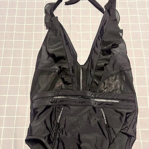 E-OUTFIT black one-piece swimsuit used, size M