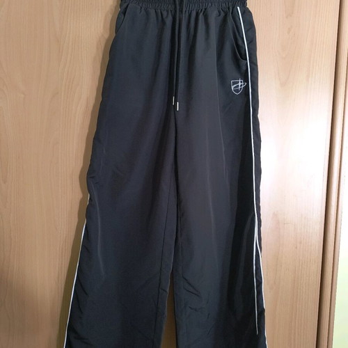 Wide black tracksuit pants like new, size S