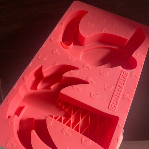 Large silicone mold like new for cooking or ice