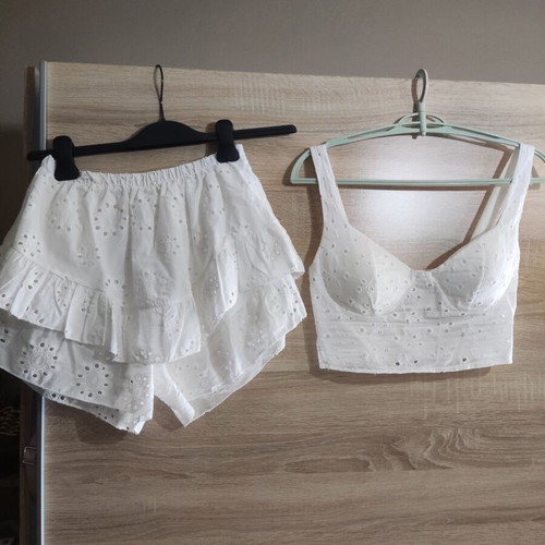 Guipure set skort and bustier like new, white