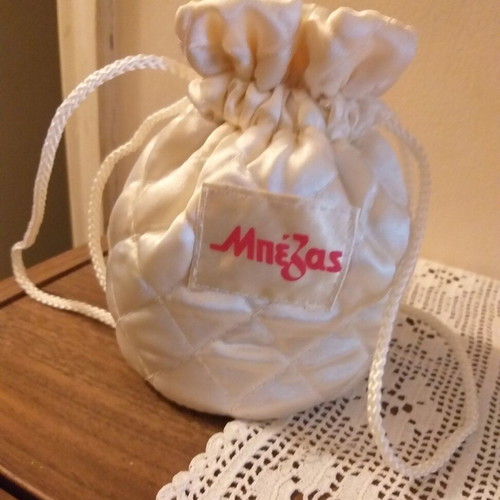 Collectible cosmetic pouch like new by Mpezas