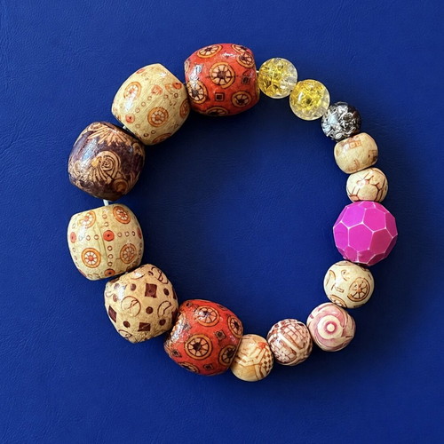 Handmade bracelet with multicolored beads