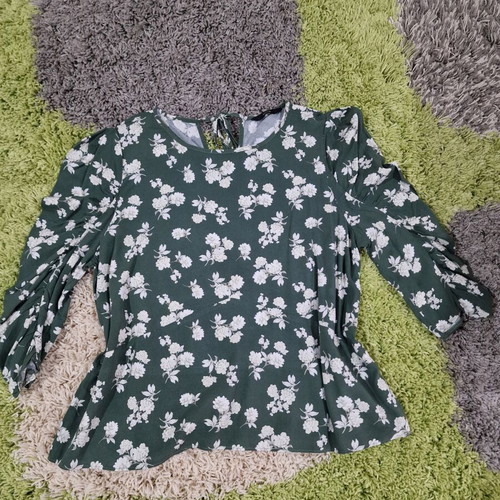 George UK blouse green floral with ruched sleeves, like new, size M