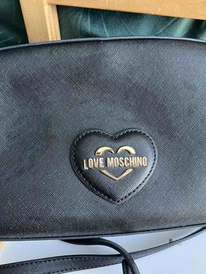 Moschino μαύρη χειροποίητη τσάντα μεταχειρισμένη