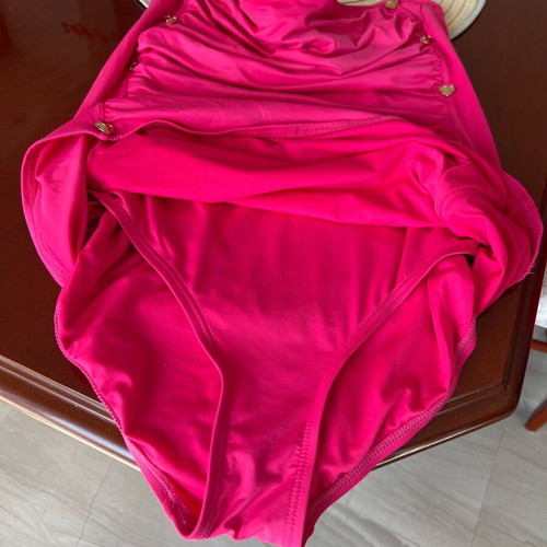 Juicy Couture fuchsia swimsuit like new, size XL