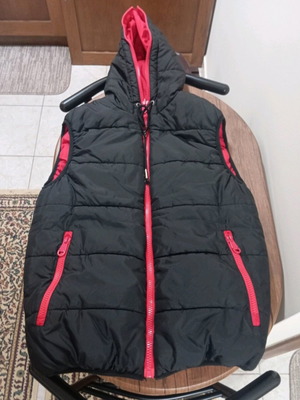Reversible sleeveless vest large like new with gift windbreaker jacket