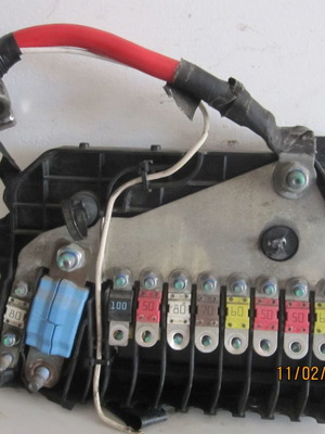 Ασφαλειοθήκη μπαταρίας Ford C-Max '10-'14 μεταχειρισμένη